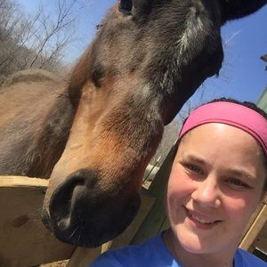 Meet your Posher, Hilary